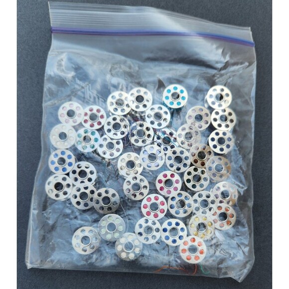 Metal Plastic Bobbins with Color Thread Spools Sewing Machine Reels+ Notions - Picture 3 of 15